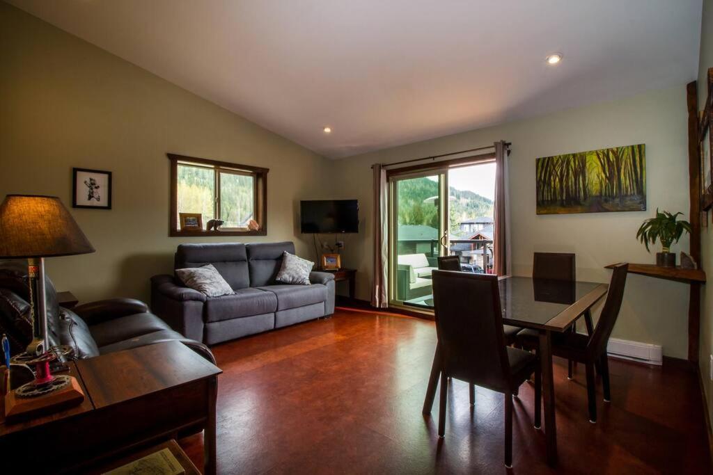 The Best 2 Bedrooms Suite In Revelstoke! Kültér fotó
